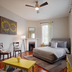 414b Waldburg St - 2 Bedroom Oasis Near Forsyth Park Apartment
